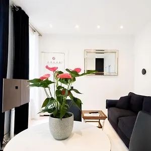 Luxury Apartment Les Champs-Elysees Paris